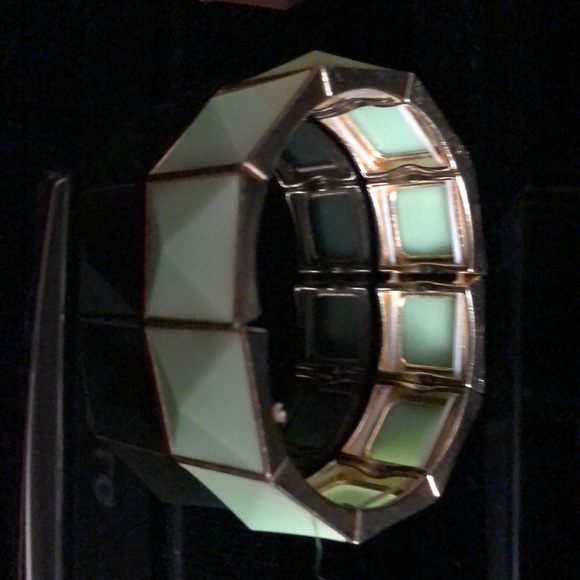 Cuff bracelet - Picture 3 of 4